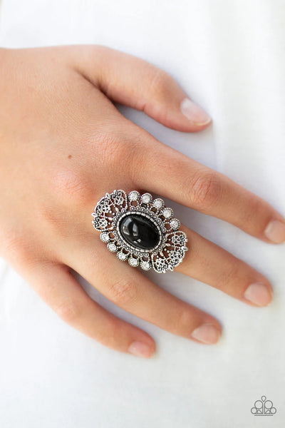 Paparazzi Radiantly Regal - Black Ring