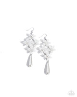 Paparazzi Vintage Veining - White Earrings