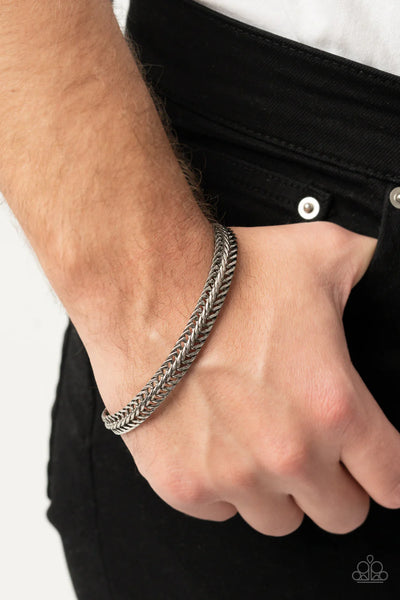 Paparazzi Extraordinary Edge - Silver Men’s Bracelet