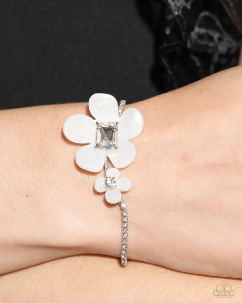 Paparazzi Dainty Devotee - White Bracelet